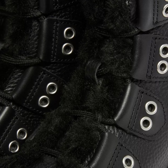 Dr. Martens Women 1460 FAUX FUR LINED LEATHER LACE UP BOOTS Black sz 8 - Picture 11 of 13